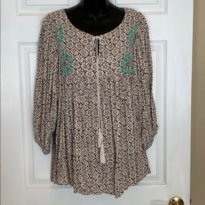 Multi patterned blouse in XL